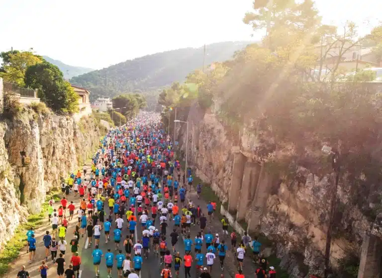 Les coureurs durant la course emblématique de Marseille-Cassis.
