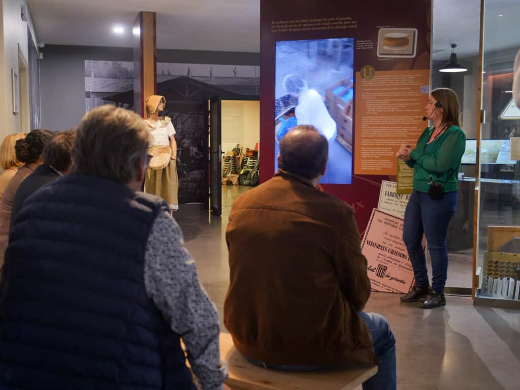 Photographie prise lors de la troisième édition du club clients lors de la visite du musée Le Roy René