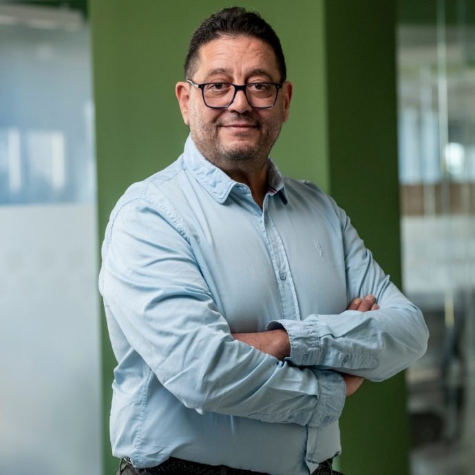 Portrait de Nacer KASRI, Directeur Associé Service Clients d'Arcanes